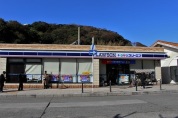 ローソンスリーエフ大磯駅前店